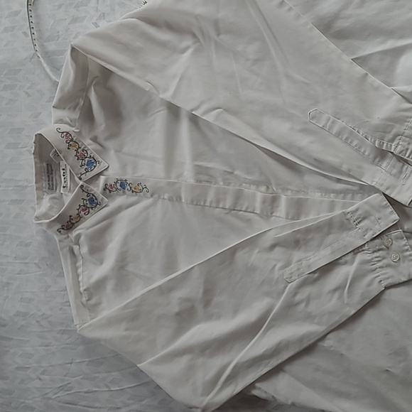 White button-down with embroidery - Picture 2 of 4